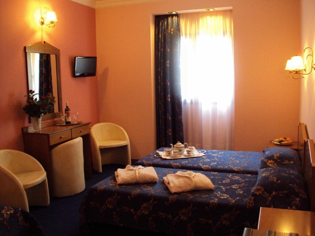 Astoria Hotel Traditional コモティニ 部屋 写真